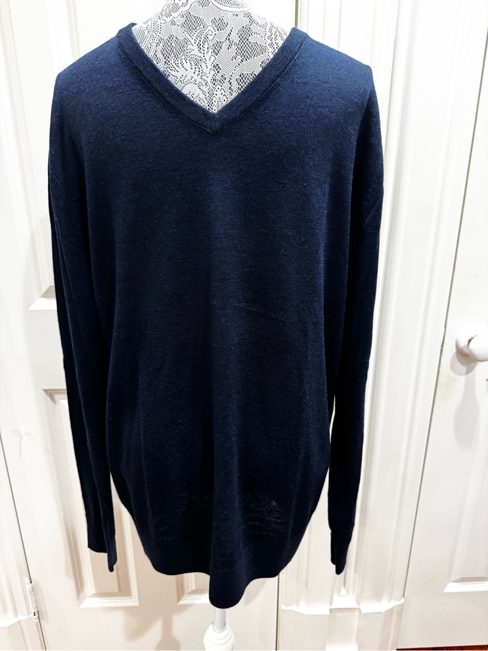 GAP Men's Merino Wool Navy V-Neck Sweater Sz. L Tall Preppy Career Business